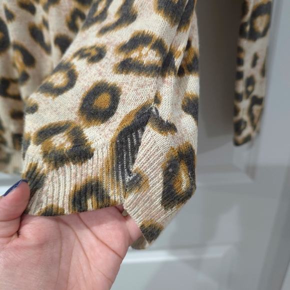 H&M Leopard Print Poly Wool Blend Sweater, M - Picture 6 of 14
